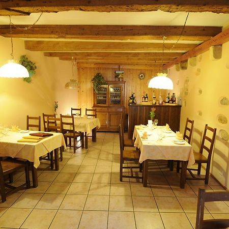 Cressier Hotel De La Croix-Blanche מראה חיצוני תמונה