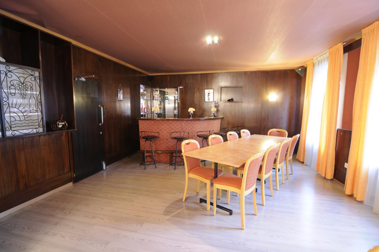 Cressier Hotel De La Croix-Blanche מראה חיצוני תמונה