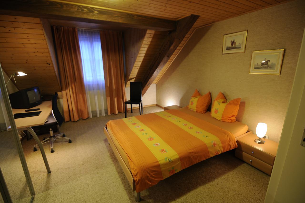 Cressier Hotel De La Croix-Blanche מראה חיצוני תמונה
